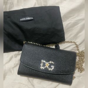 DOLCE & GABBANA
DG crystal-embellished logo clutch on chain